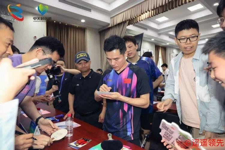 中关村街道体育嘉年华 刘国正演示体育中的力学 中关村街道体育嘉年华 刘国正演示体育中的力学