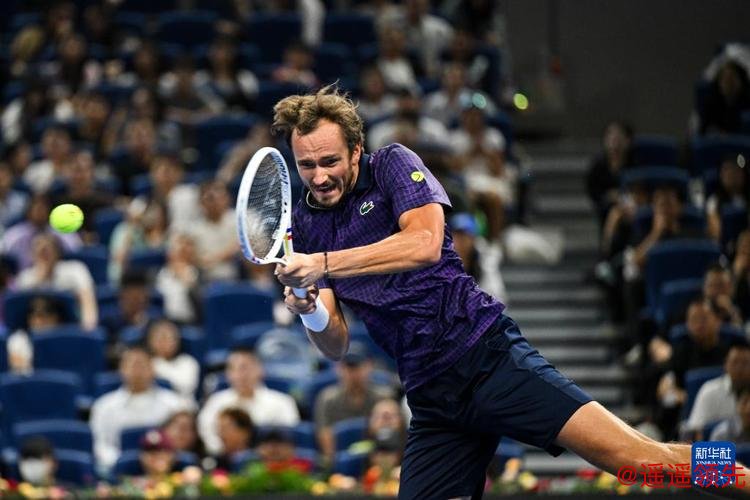 澳网｜时隔370天再次品尝大满贯胜利，梅德韦杰夫闯过首轮终结颓势