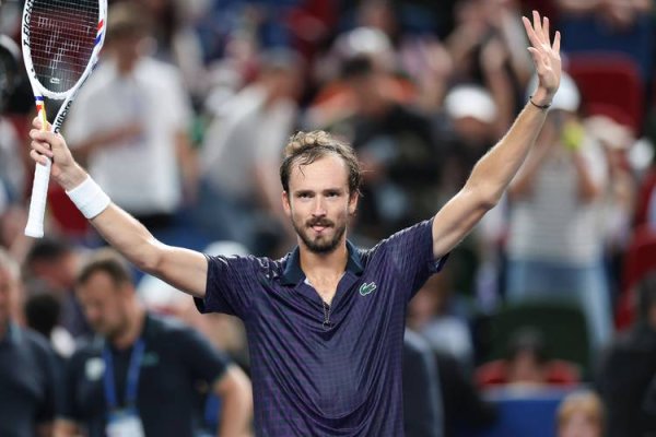 皇冠体育 澳网｜时隔370天再次品尝大满贯胜利，梅德韦杰夫闯过首轮终结颓势