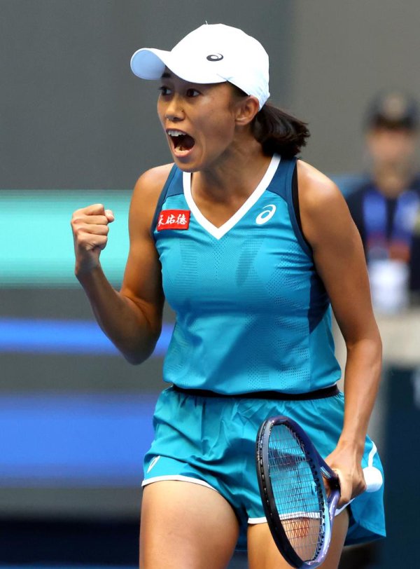 皇冠体育官网 澳网｜时隔七年重返女双四强，37岁的张帅能否圆梦第三座大满贯？