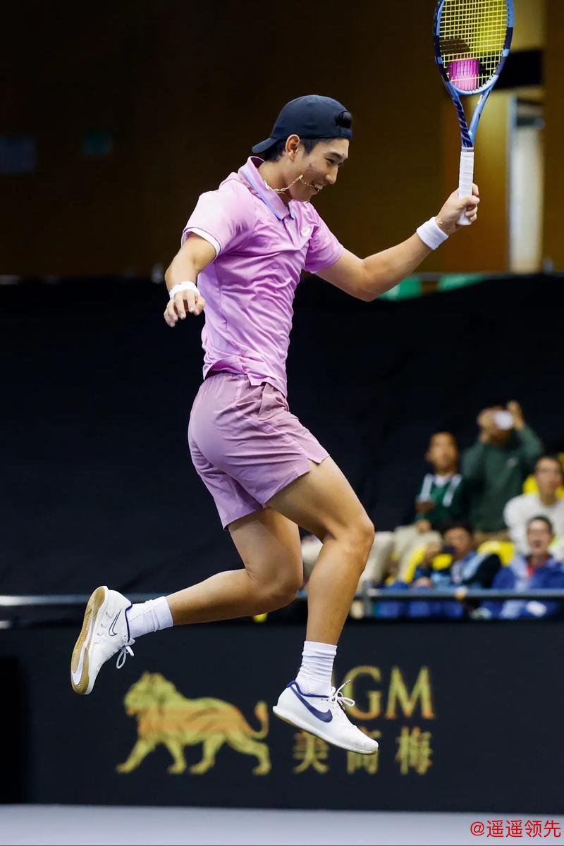 澳网｜蛰伏一年熬过手术康复关，赢球+“送蛋”，商竣程起步顺利
