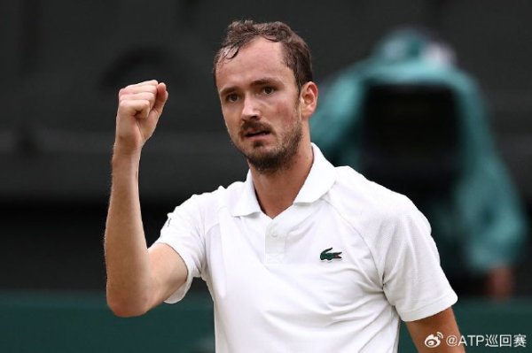 皇冠体育官网 温网梅德韦杰夫苦战5盘进4强 阿尔卡拉斯逆转过关